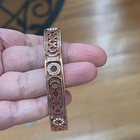 Coach Rose Gold Bangle Brand new With Tag - Picture 5 of 8